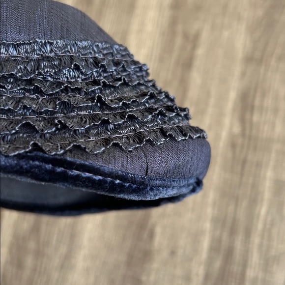 Vintage‎ Navy Blue Hat Tiered Straw Ruffles w/Felt Detail Church-Art Women’s - Picture 12 of 14